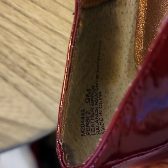 Shiny red heels - Picture 3 of 3